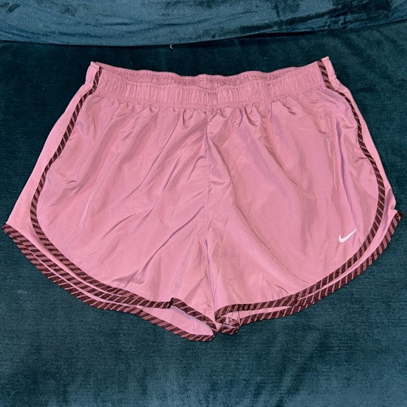 Nike Tempo Dri-Fit Lined Purple Running Shorts Size Women's 1X - Picture 1 of 7